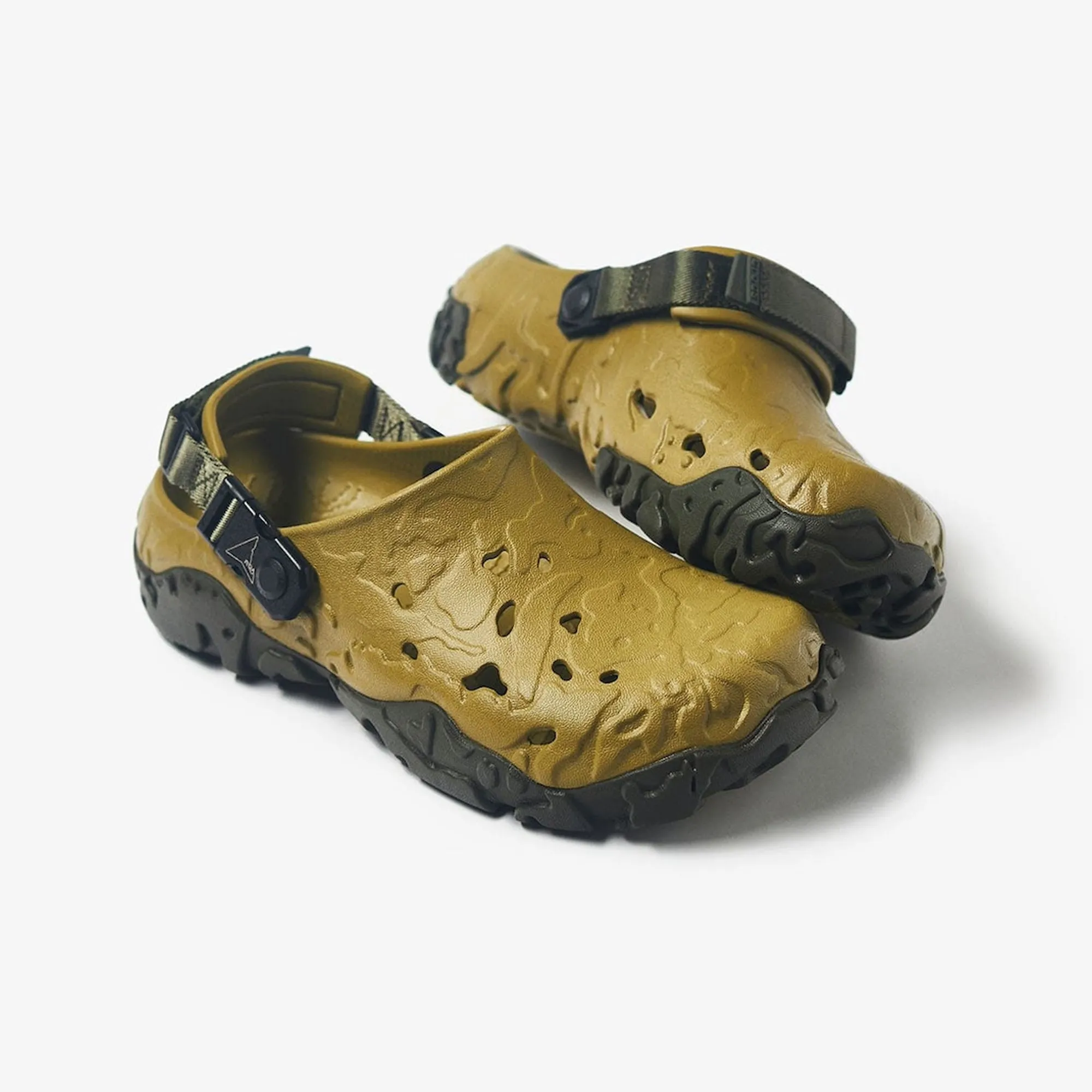 Crocs | ROA X CROCS ATATLAS CLOG  { ALOE/MLTI